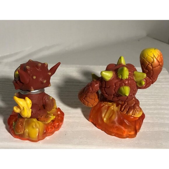 Skylanders Giant Bundle Hot Dog and Eruptor Activision Toys 2012 - Picture 3 of 6